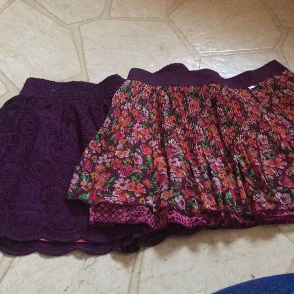 Pair of Aeropostale fall skirts - Picture 1 of 7